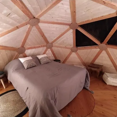La Maison De Tari Bed and Breakfast 3*