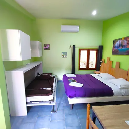 Bed and breakfast La Maison De Tari 2*