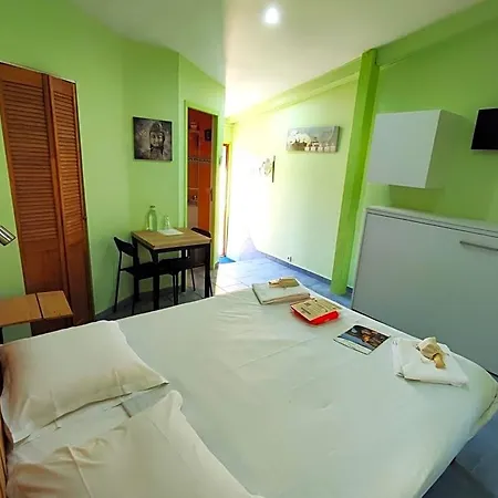 Bed & Breakfast La Maison De Tari 3*