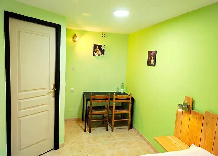 La Maison De Tari Bed & Breakfast 3*